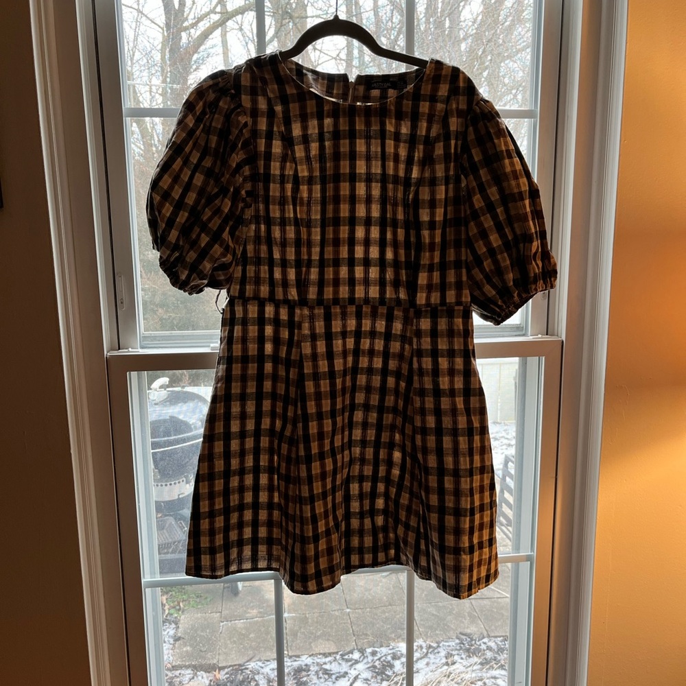 Plaid Puff-Sleeve Mini Dress in Black and Cream